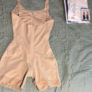 Women's Shapewear Bodysuit - Cream